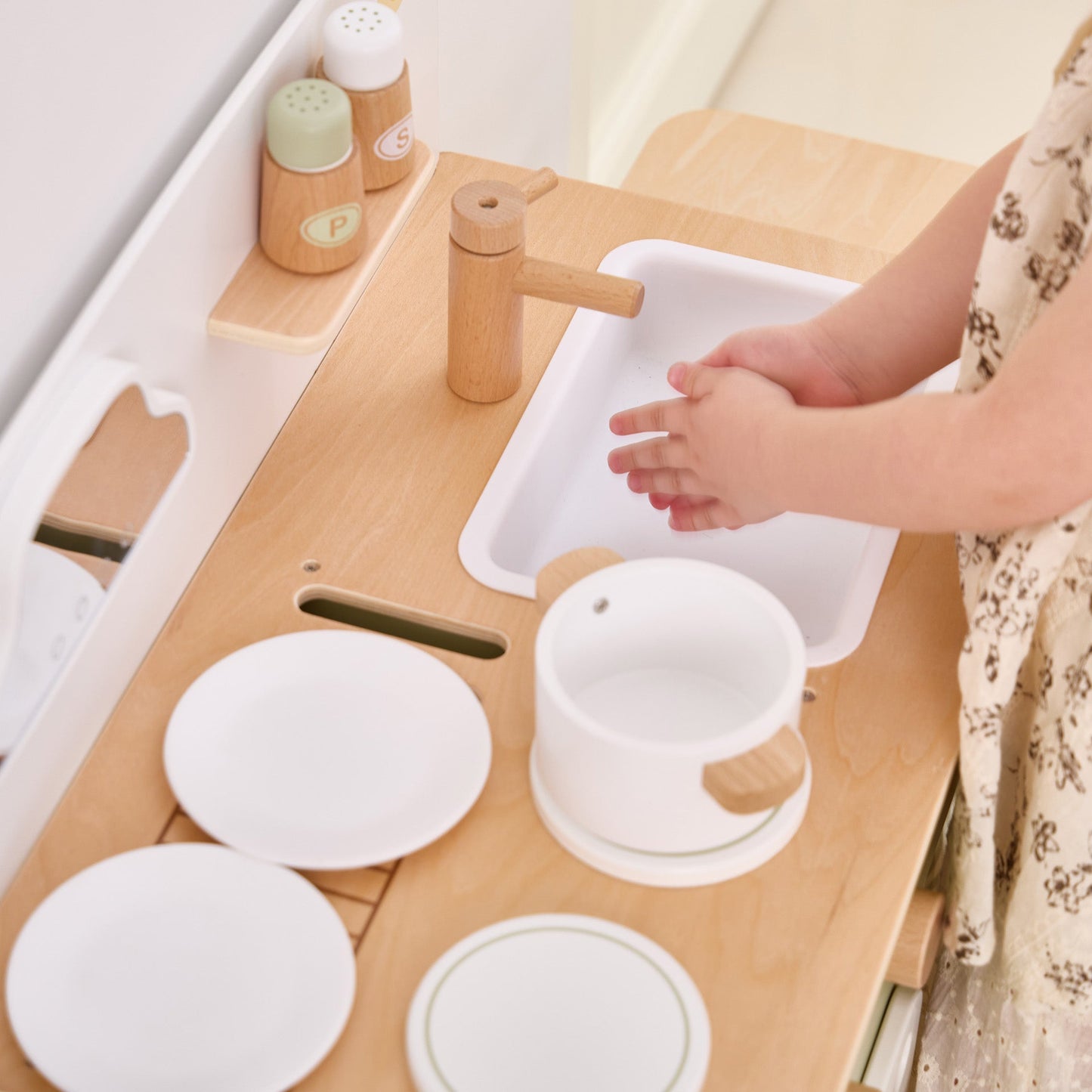 Play Kitchen Set