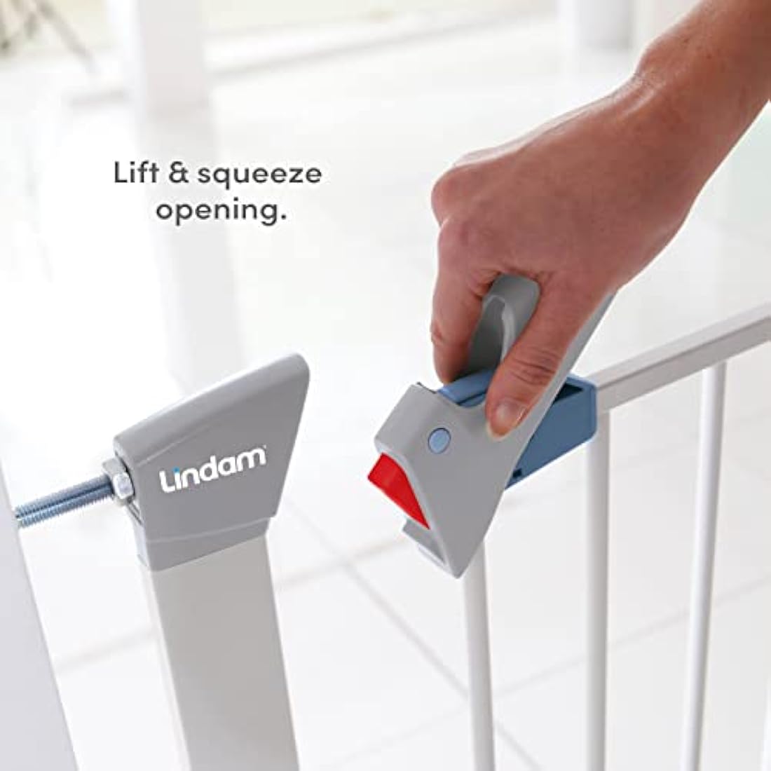 Munchkin Lindam Stair Gate 76-82cm - Pressure Fit  Safety Gate for Stairs & Doorways (White)