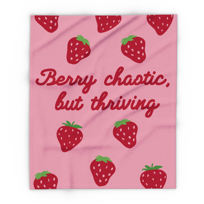 Strawberry Fleece Blanket – Cosy Arctic Throw for Home Comfort
