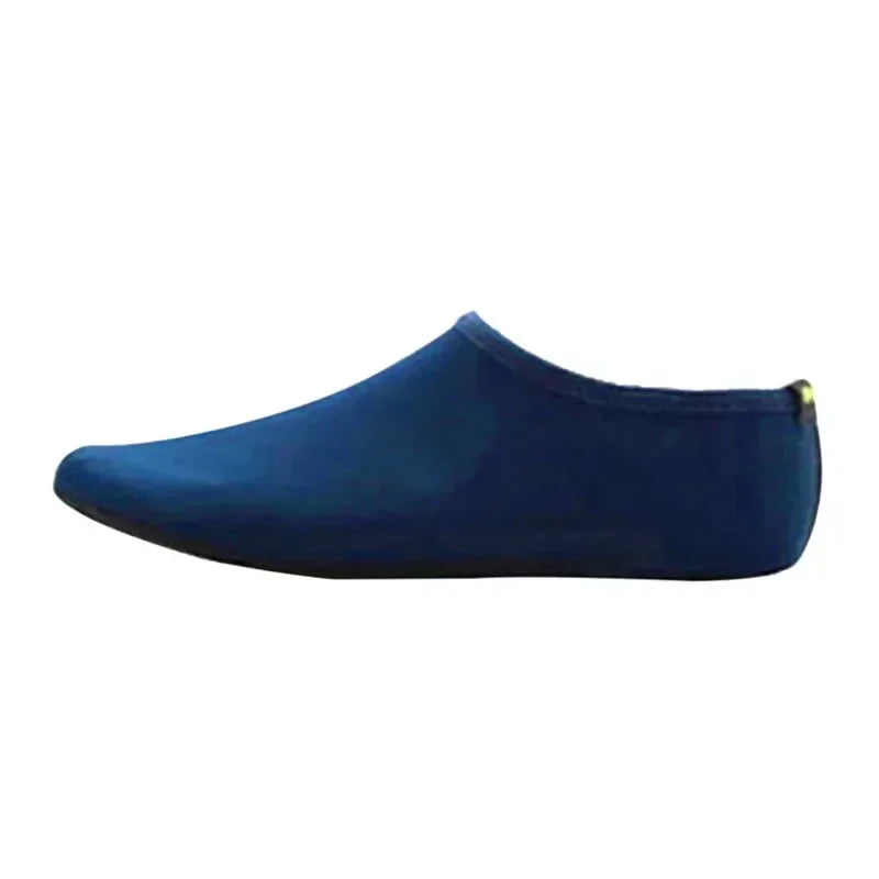 Lightweight non-slip shoes for swimming and rocky terrain